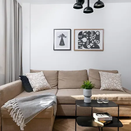 Center 81 - Properunit Διαμέρισμα