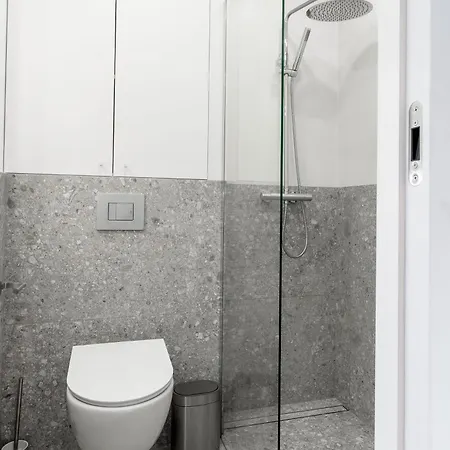 Center 81 - Properunit فروتسواف